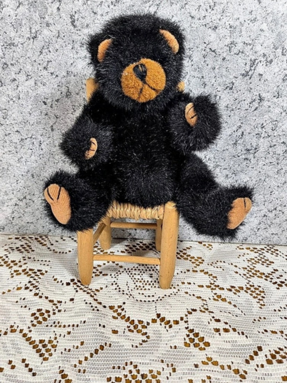 1993 Ty Attic Treasures IVAN Jointed Bear Retired & Vintage Display Chair